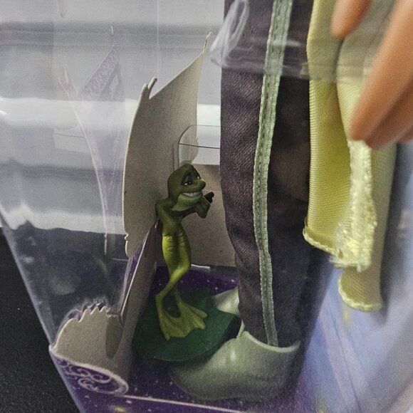 Disney Store Exclusive The Princess and The Frog Prince Naveen 11" Doll (2009) - Picture 7 of 10